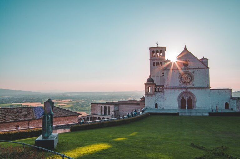 Seed, Assisi e Perugia. Ph di Enrico Tavian unsplash