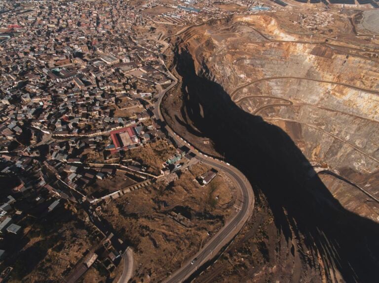 Stefano Sbrulli, Donde los niños no sueñan (Cerro de Pasco, Perù)