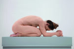 Sam Jinks, Untitled (Kneeling Woman), 2015, Silicone, pigmenti, resina, capelli umani, 30x72x28 cm, Collezione dell'artista. Image Courtesy: l’artista e Sullivan+Strumpf, Sydney