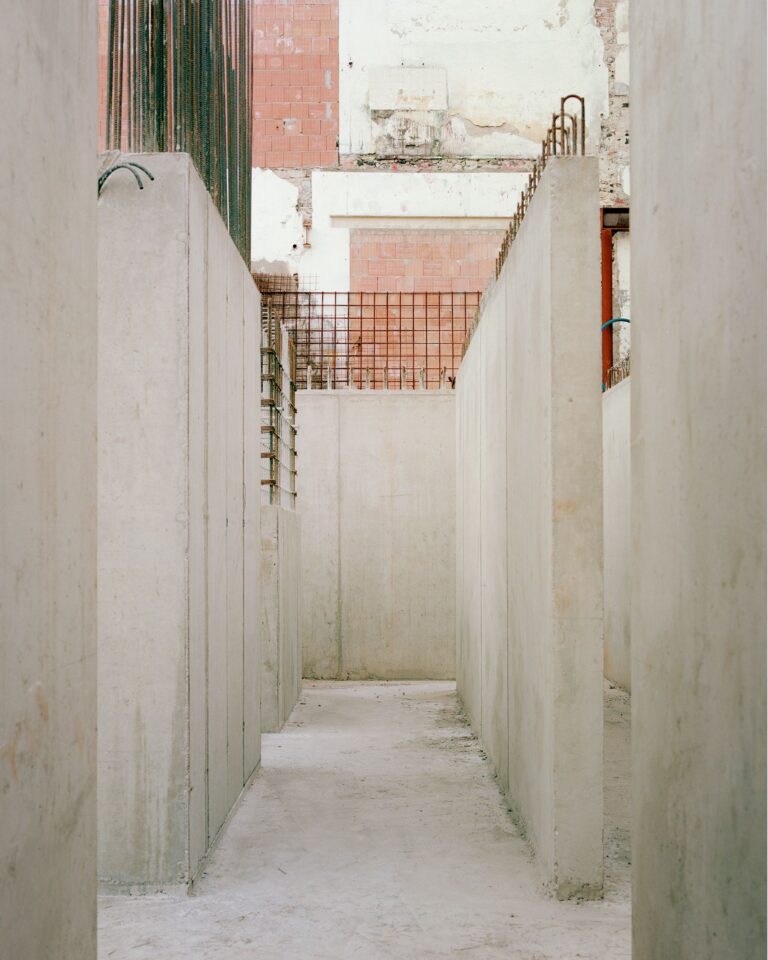 AMAA, Floating villa upon a patio house, Arzignano, VI, ongoing. Photo Simone Bossi