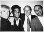 Andy Warhol, Jean-Michel Basquiat, Bruno Bischofberger et Francesco Clemente a New York nel 1984 © Galleria Bruno Bischofberger. Foto Beth Philipps