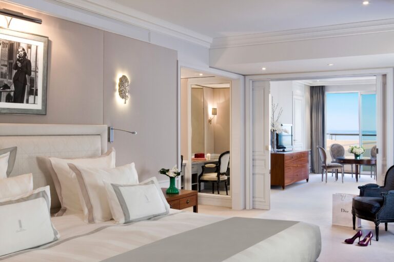 Cannes. Hotel Le Majestic Barrière. La Suite Christian Dior . Photo Fabrice Rambert
