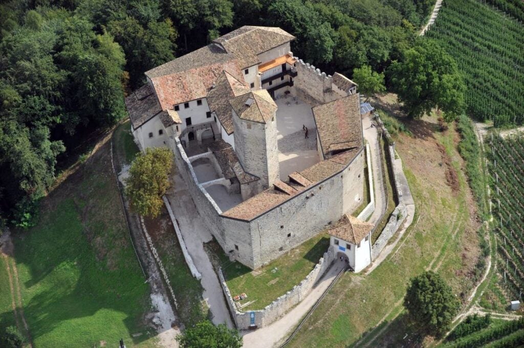 L’artista Stefano Cagol diventa direttore artistico di Castel Belasi. L’intervista