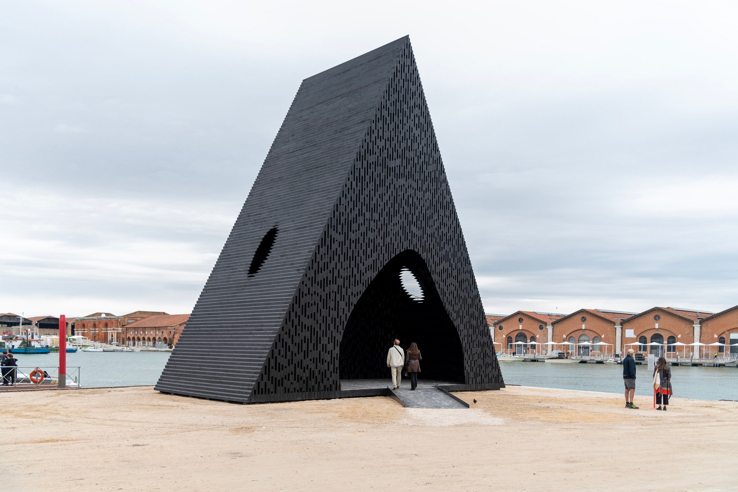 David Adjaye, Kwaeε, Biennale Architettura 2023, Venezia. Photo Irene Fanizza