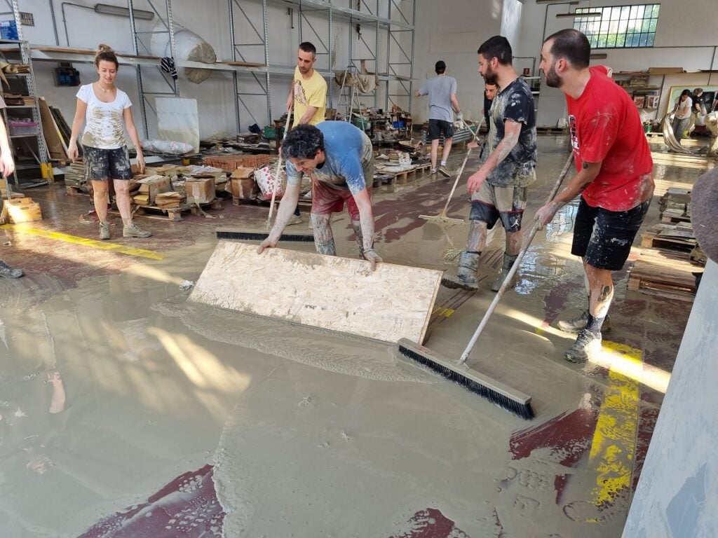 La Bottega Gatti di Faenza colpita dall’alluvione. Perduti i segni degli artisti del laboratorio