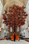 Joana Vasconcelos, Tree of Life, installation view at Saint Chapelle, Vincennes, 2023