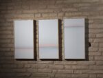 Minus.log, Sulla soglia del silenzio, TOMAV, Moresco, 2023. Installation view dell'opera Silent Windows, 2023