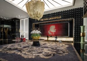 Inaugura a Macau l’unico hotel progettato da Karl Lagerfeld