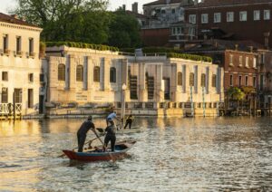 L’arte può aiutare per affrontare le sfide globali? Alla Guggenheim di Venezia pensano di sì