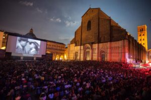 Cinema all’aperto a Bologna. Guida a rassegne, arene ed eventi nell’estate 2023