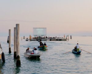 Cinema all’aperto a Venezia. Il palinsesto di rassegne, arene ed eventi dell’estate 2023