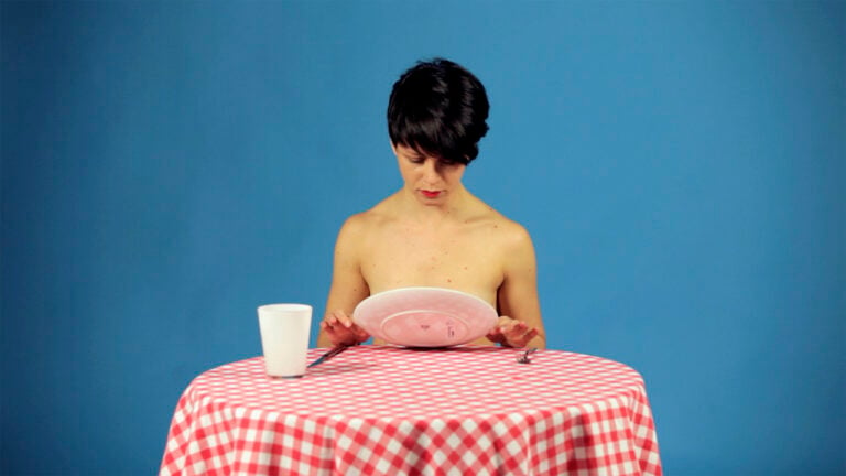 Eleonora Roaro, Naked Lunch, still da video, 2015. Courtesy Visual Container