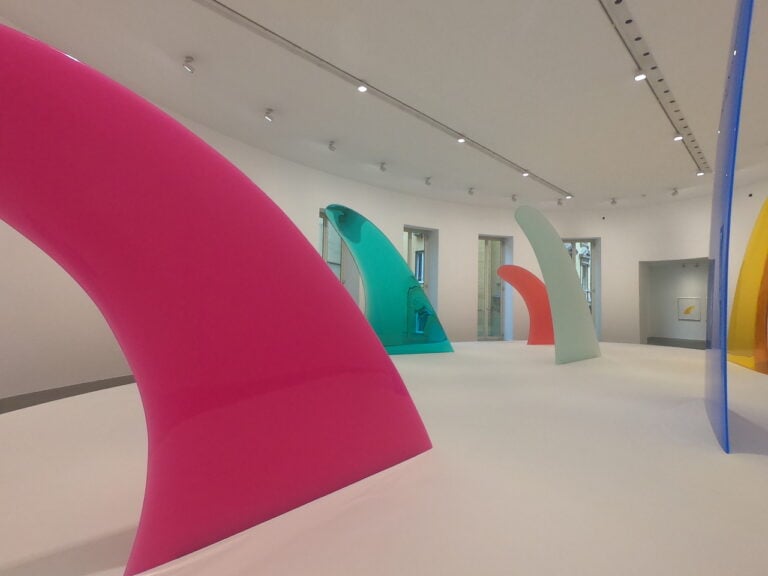 Alex Israel, Fins, installation view at Gagosian, Roma, 2023