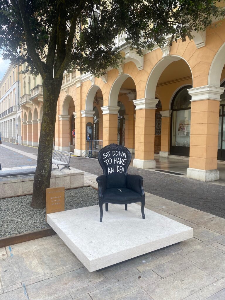 Andrea Bianconi, La poltrona delle idee. Photo: Stefano cozzi