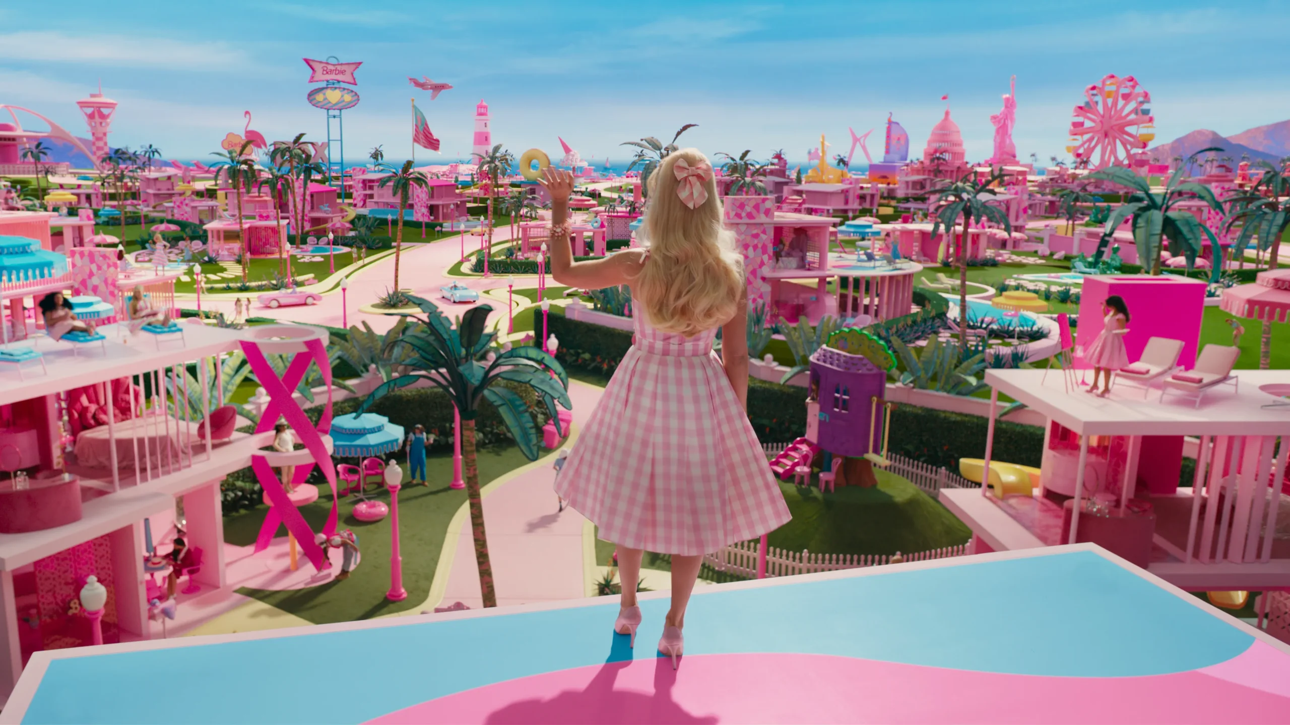 Il rapporto tra Barbie e la moda (e i grandi marchi)