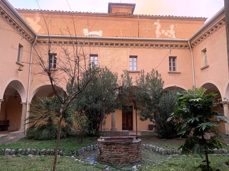 Chiostro, Abbazia Santa Cecilia, Bologna. Photo Claudia Zanfi