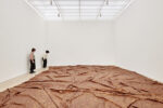 Doris Salcedo, installation view at Fondation Beyeler, Basel, 2023 © Doris Salcedo. Photo Mark Niedermann