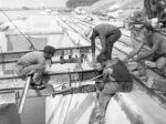 Enrico Pasquali, Impianto del Palantone. Operai al lavoro, 1968. Archivio CER