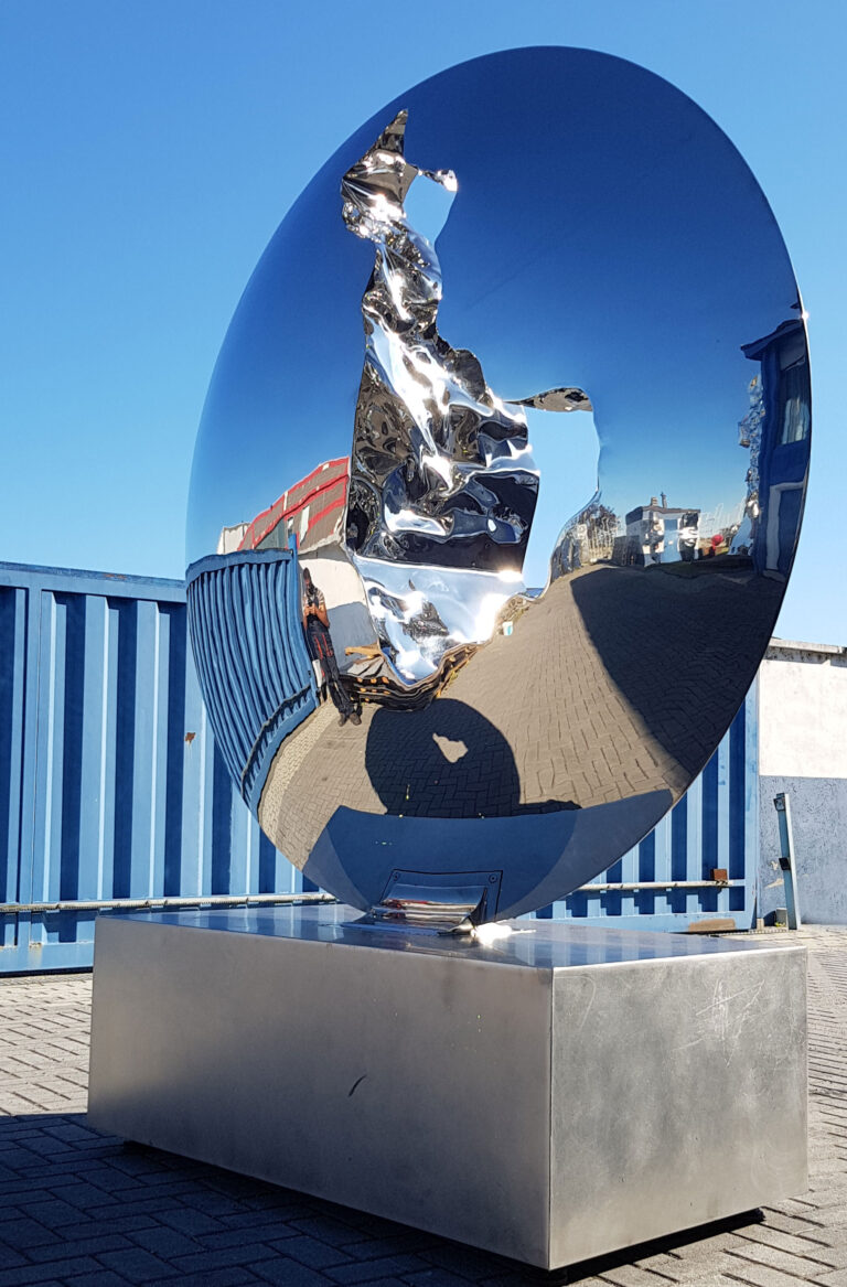 Helidon Xhixha, Satellite, acciaio inox lucido a specchio, 2018