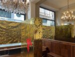 Fabrizio Dusi, All that glitters is not gold, installation view at Banca Cesare Ponti (BPER Banca), Milano, 2023. Courtesy La Galleria BPER Banca. Photo Sofia Alberti