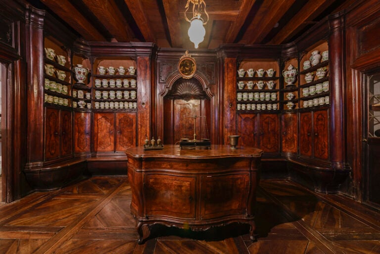 La farmacia, Ca' Rezzonico (Fondazione Musei Civici di Venezia), Venezia. Courtesy of Fondazione Musei Civici di Venezia. Photo Andrea Avezzù