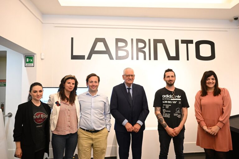 Labirinto, inaugurazione