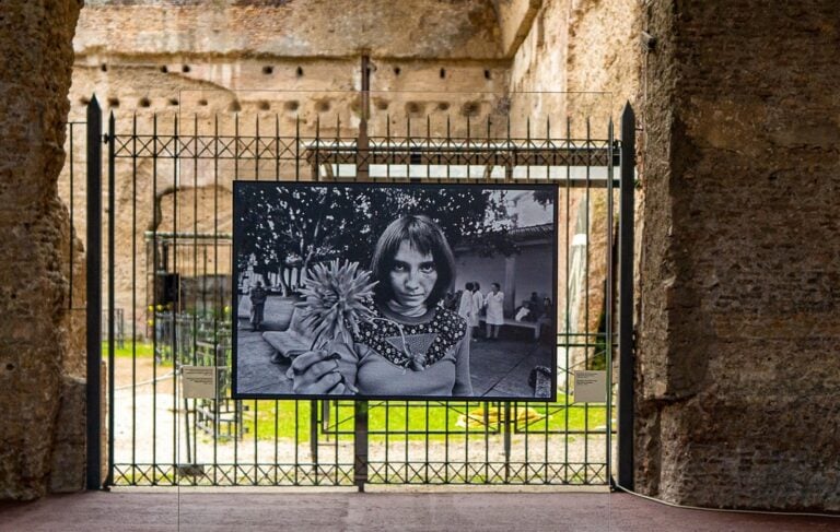Letizia Battaglia Senza Fine, installation view at Terme di Caracalla, Roma, 2023. In foto Letizia Battaglia, Graziella, Ospedale Psichiatrico, Palermo, 1983. Photo F. Caricchia per SSAPAB
