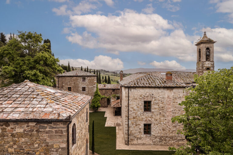 Pierattelli Architetture, esterni relais Pieve Aldina, Chianti. Photo Iuri Niccolai