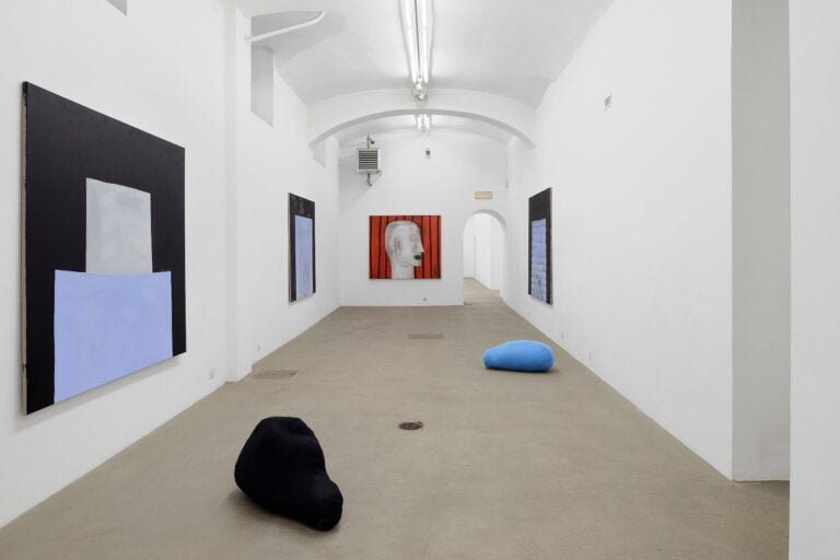 Raphaela Simon, Blaue Nacht, installation view Fondazione Giuliani, Roma, 2023. Photo Roberto Apa