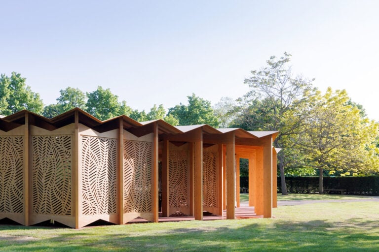 Serpentine Pavilion 2023 designed by Lina Ghotmeh. © Lina Ghotmeh — Architecture. Photo Iwan Baan, Courtesy Serpentine 2