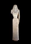 Statua di fanciulla (kore), da Thera (Santorini, Cicladi), 640 a.C. circa. Thera, Museo Archeologico, Eforia delle Antichità delle Cicladi