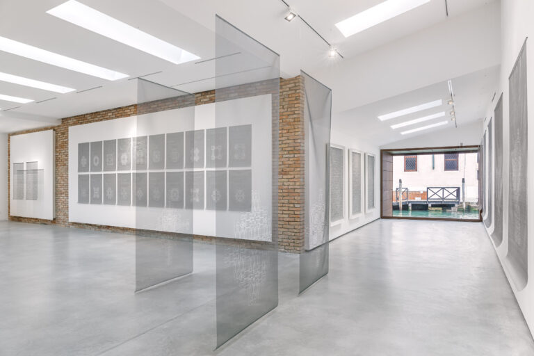 Aldo Grazzi, Evanescenze, installation view at Spazio Berlendis, Venezia, 2023. Photo Enrico Fiorese