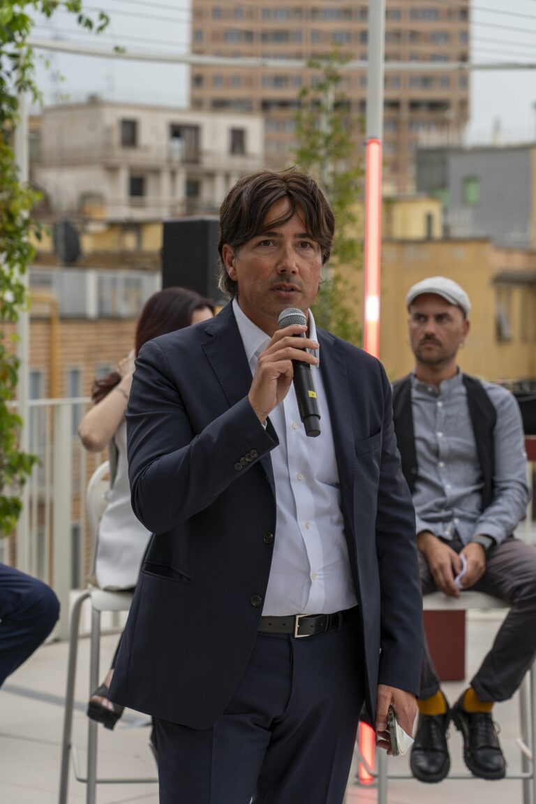 Alexei Dal Pastro - Wellio Duomo, Milano. Presentazione dell'opera 'Days' di Lorenza Longhi. Ph. Ambra Parola. Courtesy Covivio