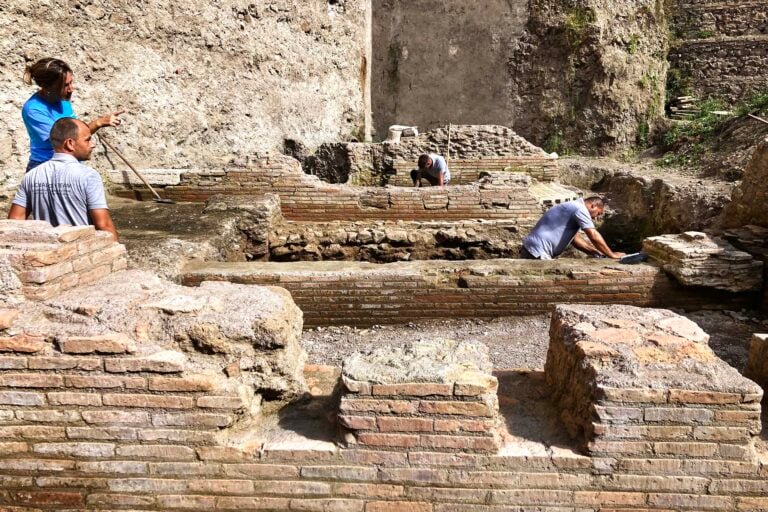 Archeologi e operai specializzati