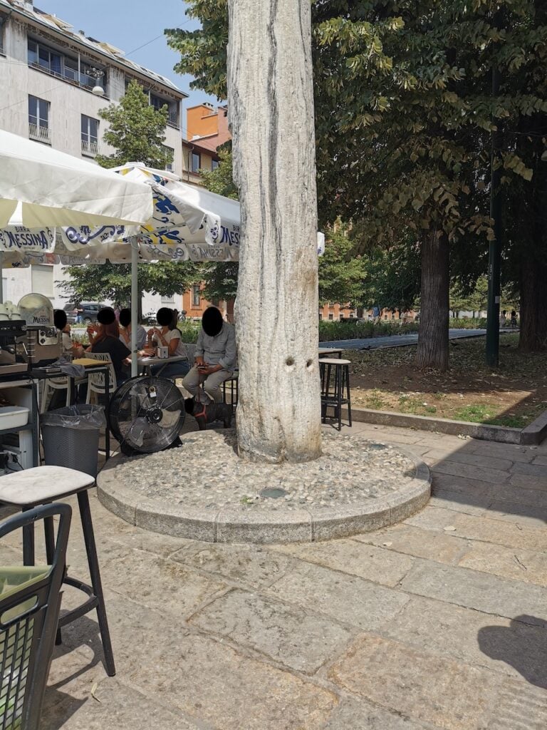 Colonna del Diavolo, Piazza Sant'Ambrogio, Milano