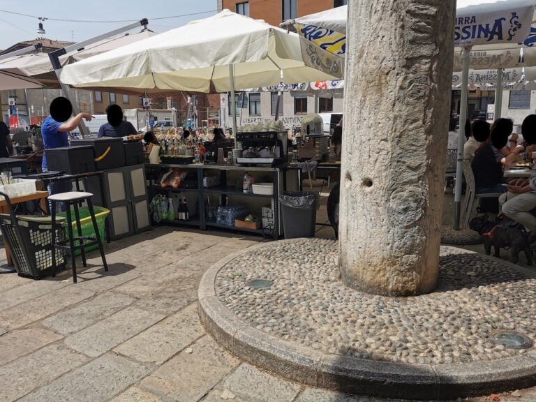 Colonna del Diavolo, Piazza Sant'Ambrogio, Milano