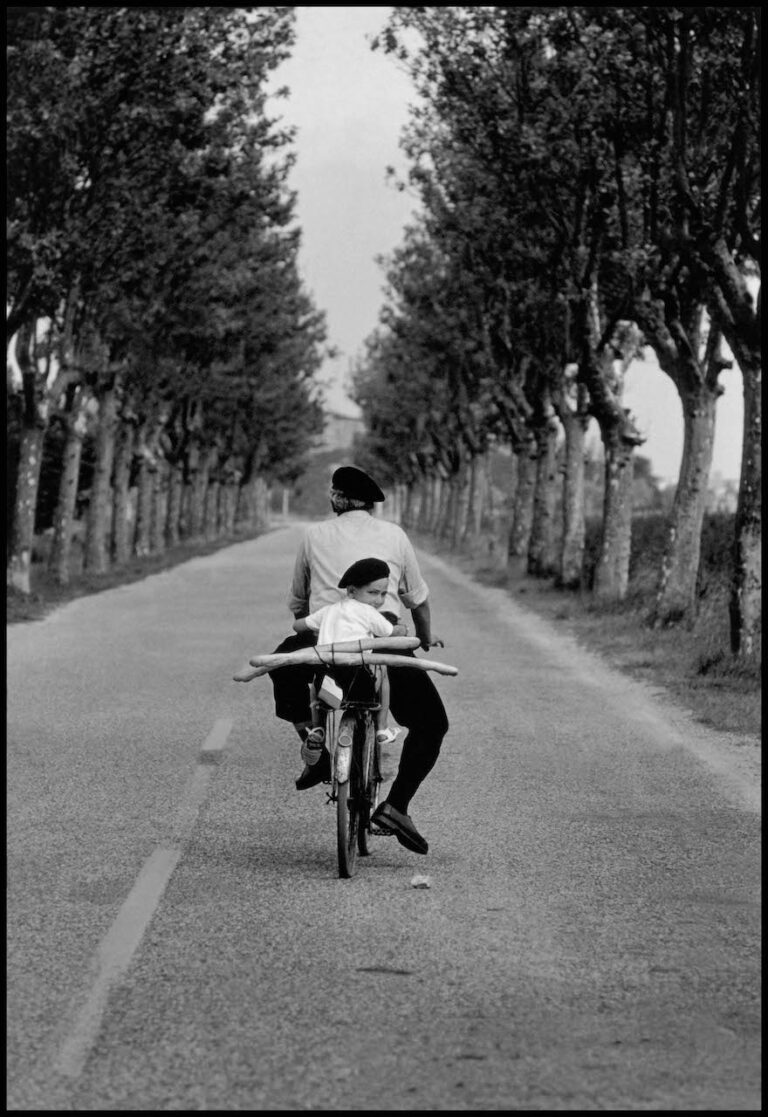 Elliott Erwitt, Provence, France, 1955 © ElliottErwitt/Magnum Photos