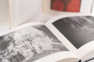 La storia della stampa d’arte in un libro dedicato al viaggio degli artisti incisori
