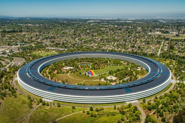 Foster + Partners, Apple park, Cupertino. (USA), 2009-2017. Photo © Nigel Young - Foster+Partners