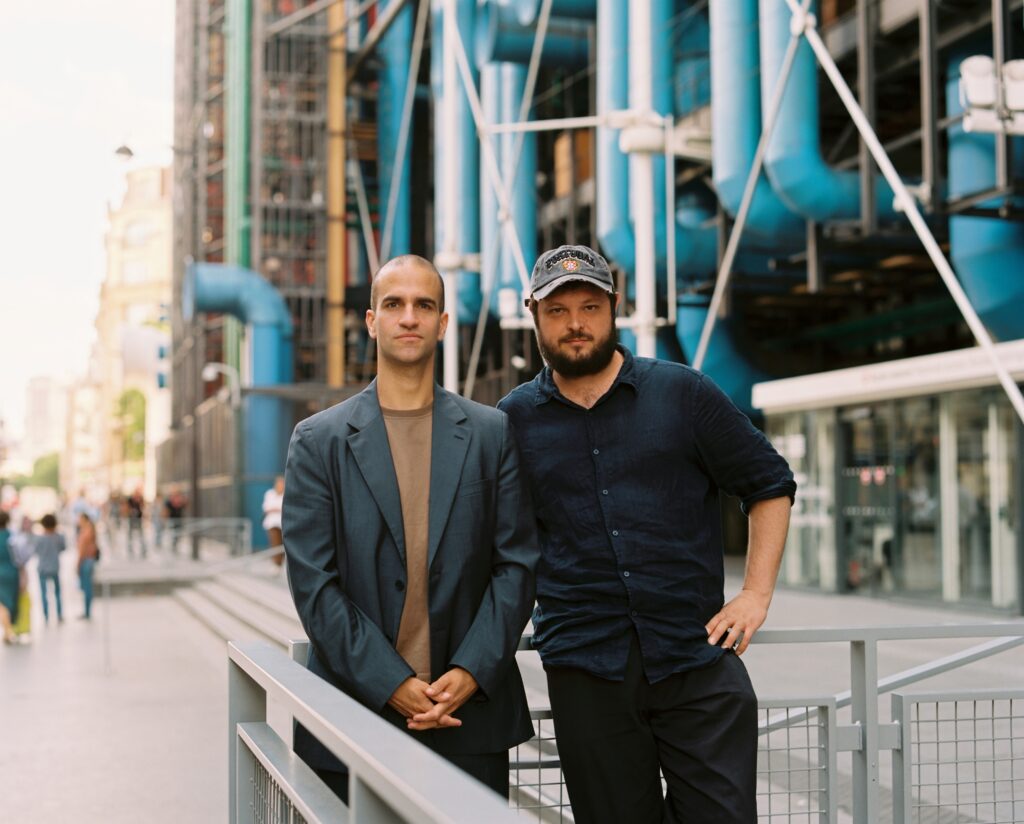 I curatori Pierre-Alexandre Mateos e Charles Teyssou. Photo: Marion Berrin for Paris+ par Art Basel. Courtesy: Paris+ par Art Basel