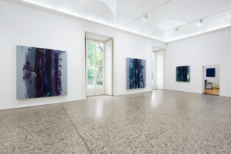 Jason Martin, Jason Martin. Reminiscence, installation view at Galleria Christian Stein, Milano, 2023. Courtesy dell’artista e della Galleria Christian Stein. Photo Agostino Osio