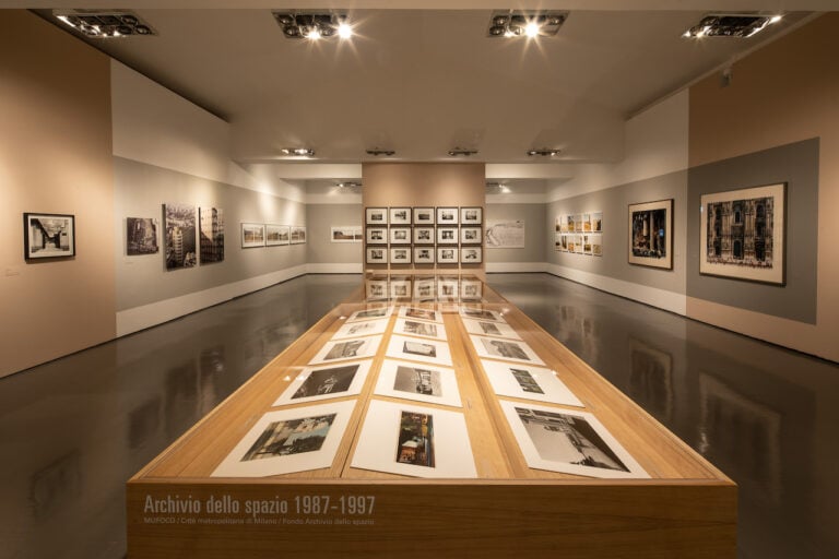 L’Italia è un desiderio. Fotografie, Paesaggi e Visioni (1842-2022). Le Collezioni Alinari e Mufoco, installation view at Scuderie del Quirinale, Roma, 2023