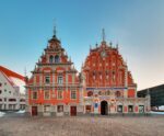 La Casa delle Teste Nere, sulla Piazza del Municipio di Riga. Courtesy Magnetic Latvia