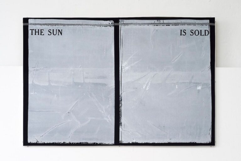 Lorenza Longhi, Untitled, 2019, silkscreen on fabric mounted on wood panel, aluminium, screws, 120x80x2,5 cm. Courtesy l'artista e Fanta-MLN, Milano