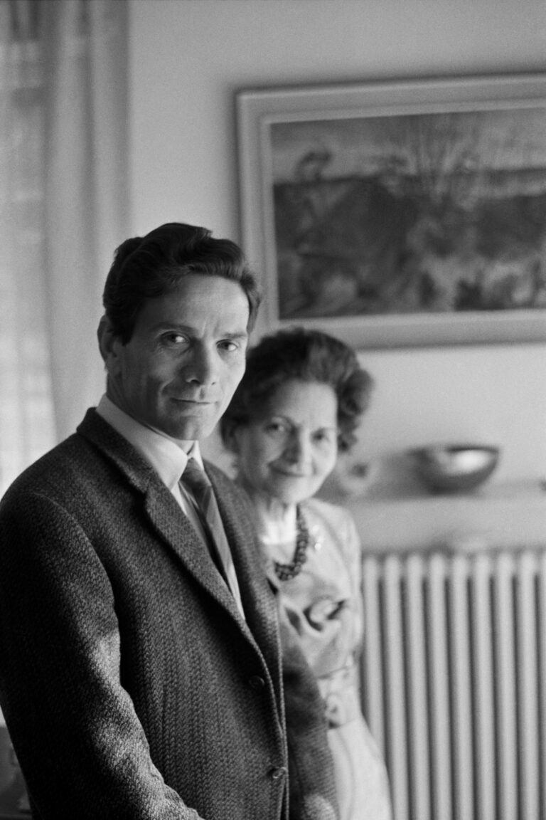 Mario Dondero, Pier Paolo Pasolini con la madre Susanna, Roma, 1962