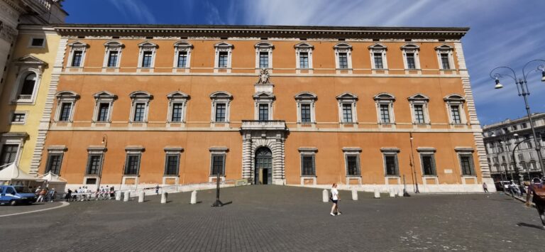 Palazzo Lateranense, facciata di Domenico Fontana. Photo Thomas Villa