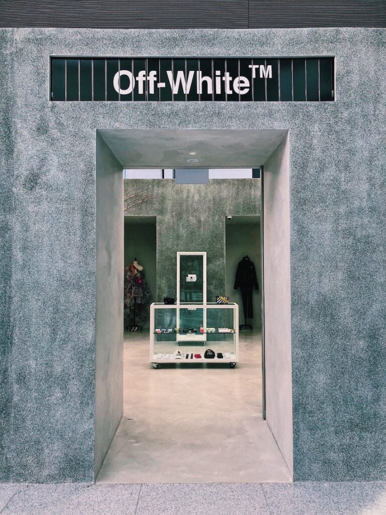 Negozio Off-White, Foto di Korie Cull su Unsplash