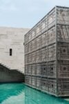 Un esterno della sede della Fondazione, a Riffa, in Bahrain. Courtesy RAK Art Foundation