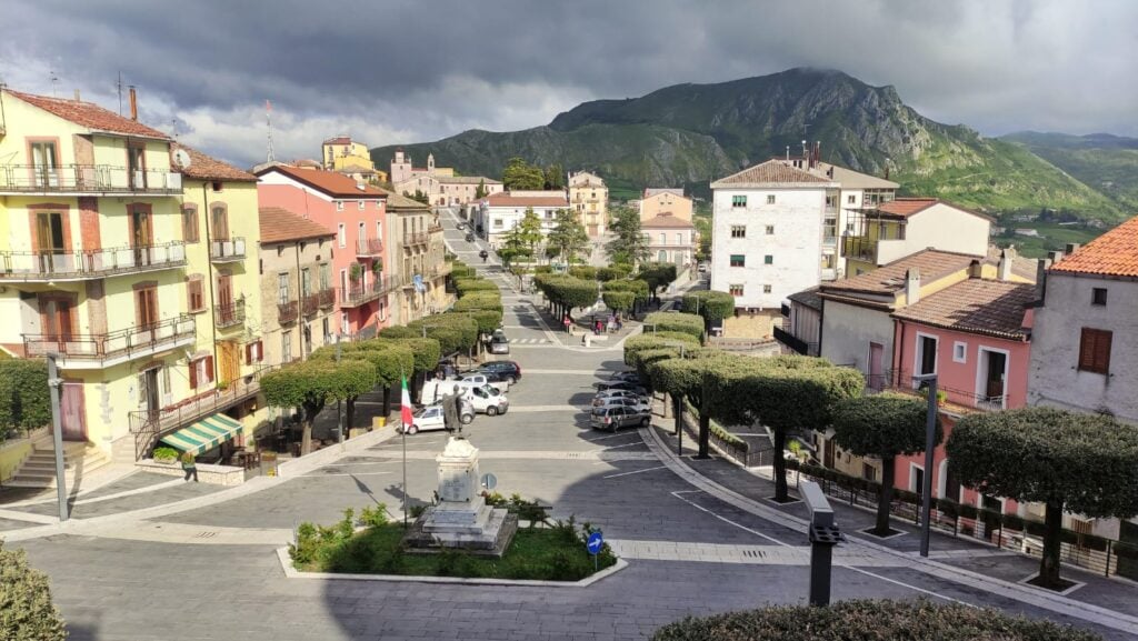 Veduta di Caggiano (SA). Photo Amedeo Benestante © Fondazione Morra, Napoli