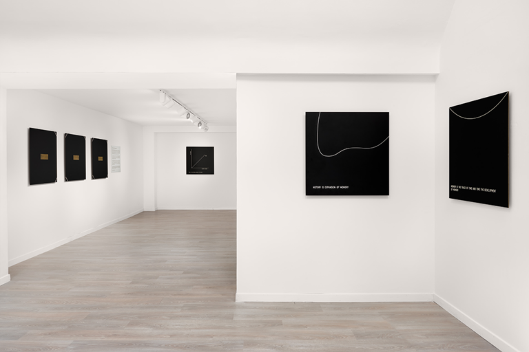 Vincenzo Agnetti, Tempo e Memoria, installation view at Cardy Gallery, Londra, 2023. Photo Eva Herzog